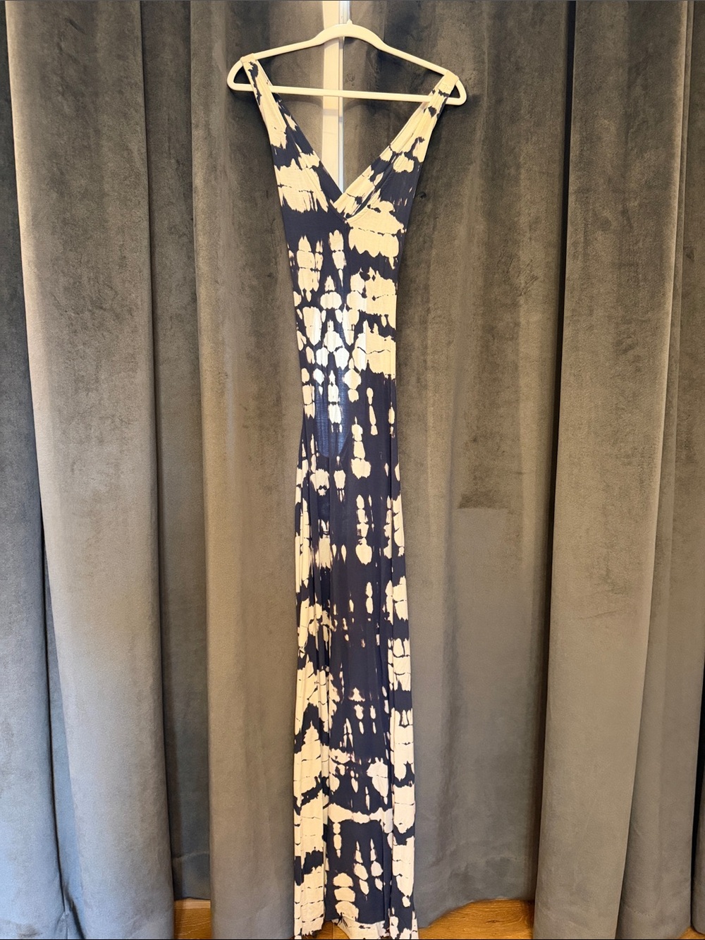 Sleeveless Navy and Cream Tie-Dye V-Neck Maxi Dress